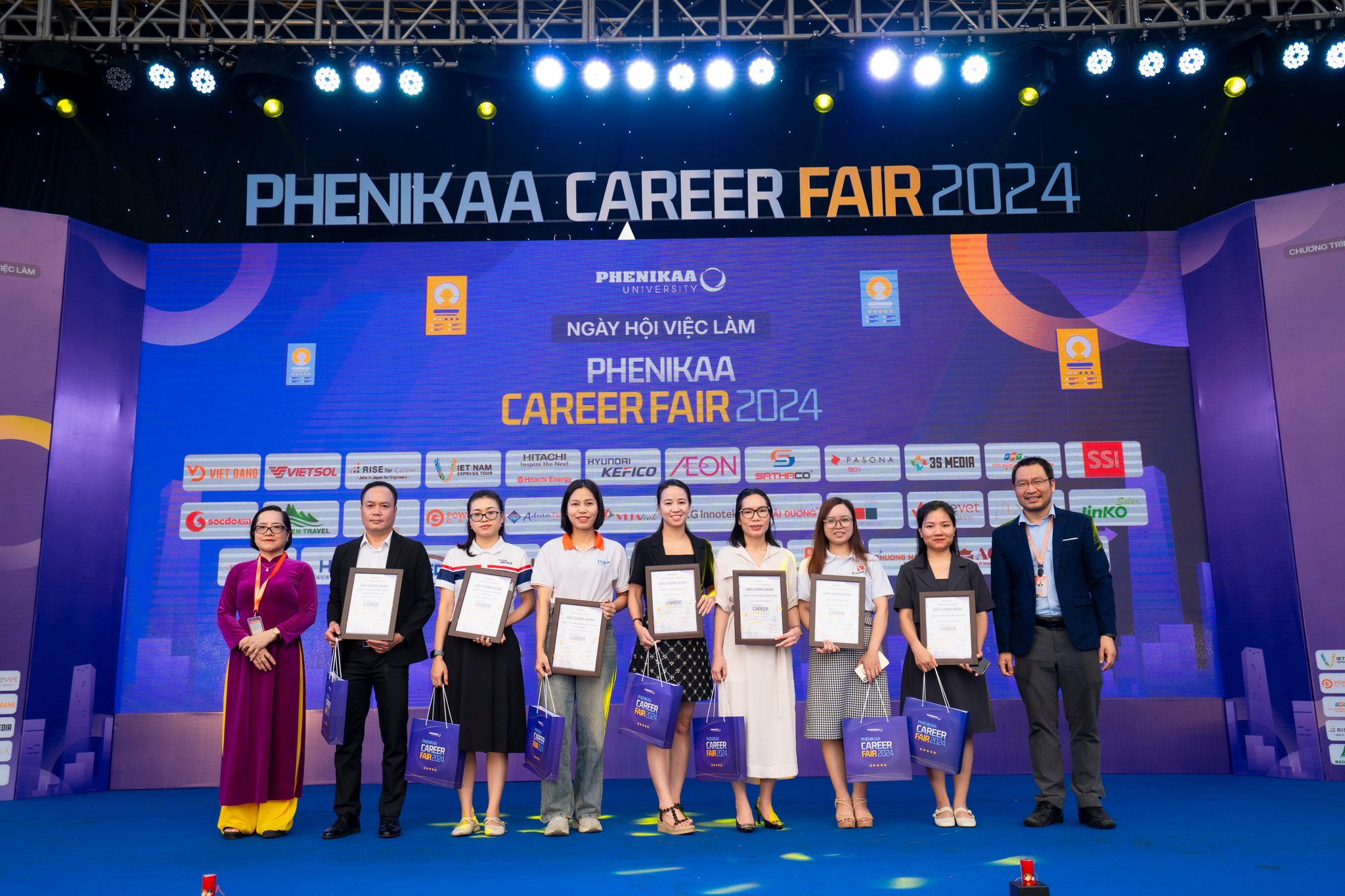 Ngày hội việc làm (Phenikaa Career Fair 2024) - Kết nối trường đại học và doanh nghiệp 